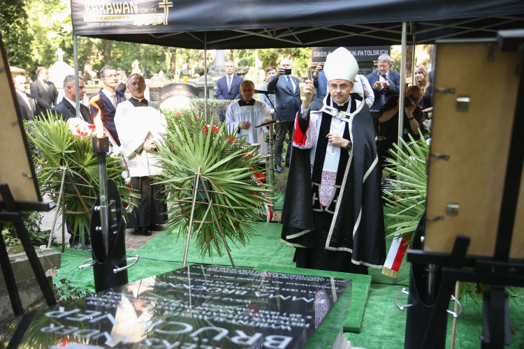  Pogrzeb doczesnych szczątków prof. Aleksandra Brucknera na cmentarzu Rakowickim w Krakowie. Fot. PAP/Ł. Gągulski