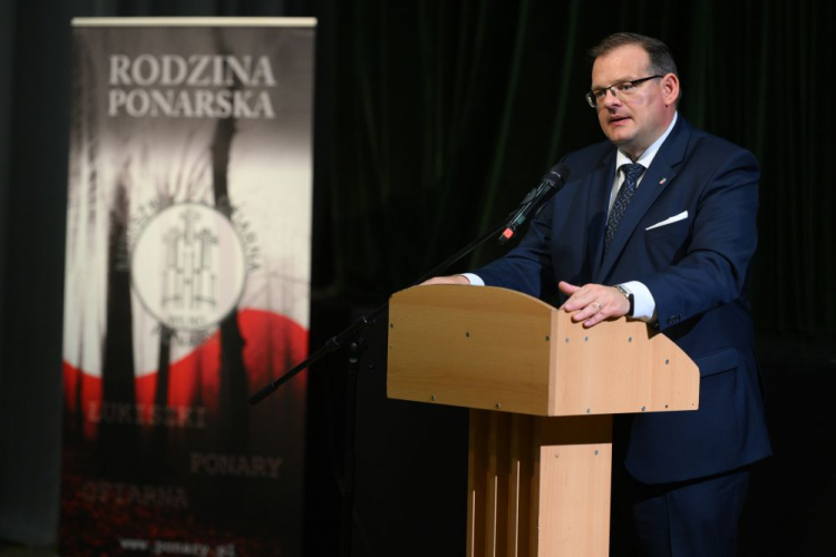 Szef Urzędu do Spraw Kombatantów i Osób Represjonowanych Jan Józef Kasprzyk na Konferencji Ponarskiej w Domu Kultury Polskiej w Wilnie. Fot. PAP/V. Doveiko