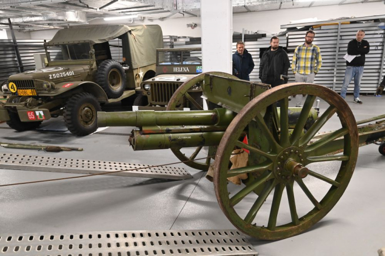 Armata polowa wz. 1902 trafiła do Muzeum II Wojny Światowej w Gdańsku. Fot. PAP/A. Jackowski