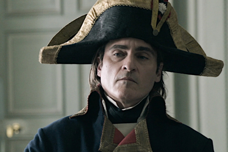 Joaquin Phoenix jako Napoleon w filmie Ridleya Scotta. Źródło: mat. prasowe