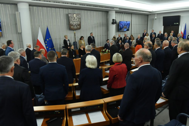 Senatorowie na sali obrad izby w Warszawie. Fot. PAP/P. Nowak