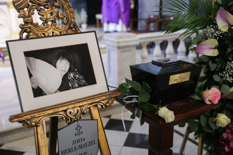 Uroczystości pogrzebowe aktorki Zofii Merle w kościele św. Karola Boromeusza na Powązkach w Warszawie. Fot. PAP/R. Guz