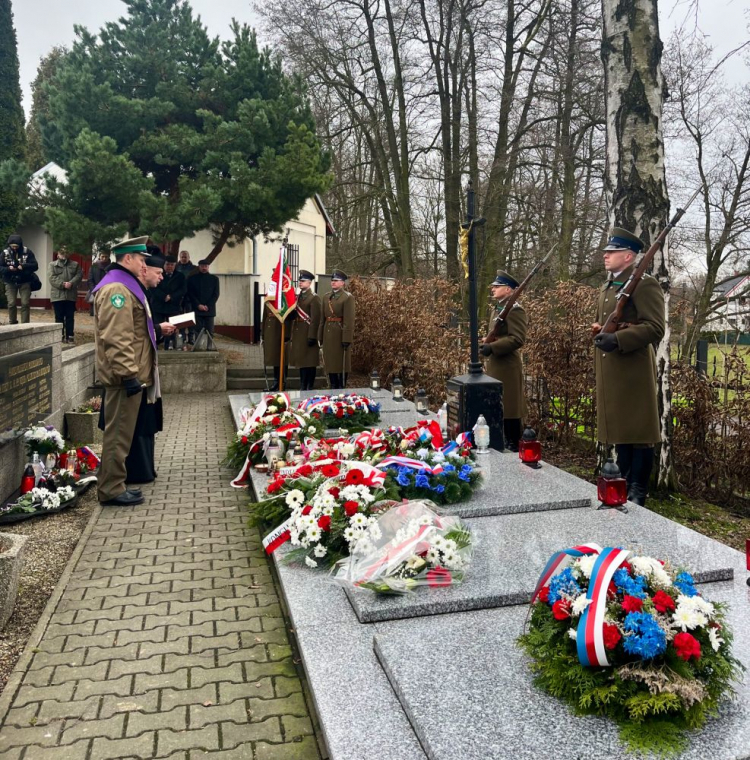 Uroczystości upamiętniające Polaków poległych w obronnie granic Polski w 1919 r. Źródło: Konsulat Generalny RP w Ostrawie