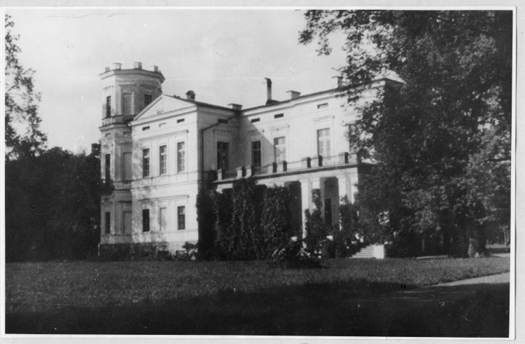 Biała Waka, pałac. Elewacja ogrodowa, fot. nn, ok.1939. Zbiory Fotografii i Rysunków Pomiarowych IS PAN