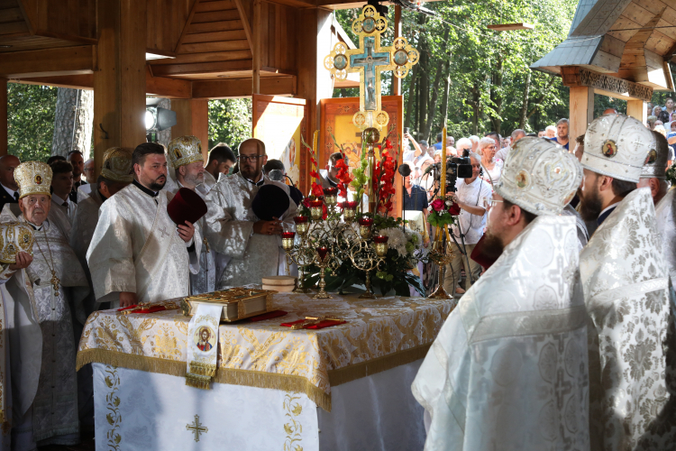 Grabarka (woj. podlaskie), 19.08.2023. Obchody Święta Przemienienia Pańskiego w prawosławnym sanktuarium na Świętej Górze Grabarce. Fot. PAP/A. Reszko