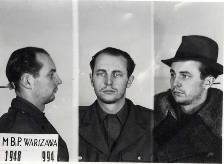 Jan Rodowicz po aresztowaniu przez MBP 24.12.1948 – ostatnie zdjęcie. Fot. Archiwum IPN