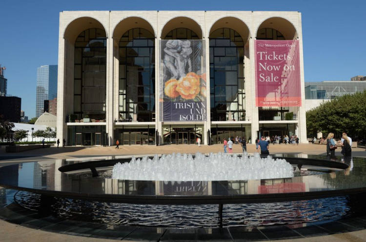 Budynek nowojorskiej Metropolitan Opera. Fot. PAP/J. Turczyk