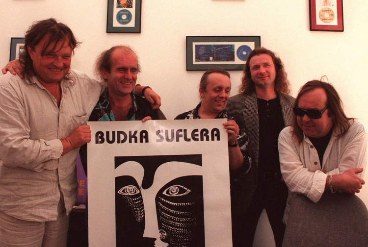 Muzycy z zespolu Budka Suflera w 1996 r. Fot. PAP/CAF - M.B. Brzozowski.