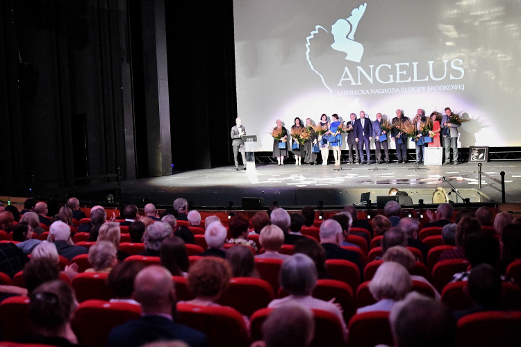 Gala wręczenia Literackiej Nagrody Europy Środkowej Angelus 2019 w Teatrze Muzycznym Capitol we Wrocławiu. Fot. PAP/S. Borowski 