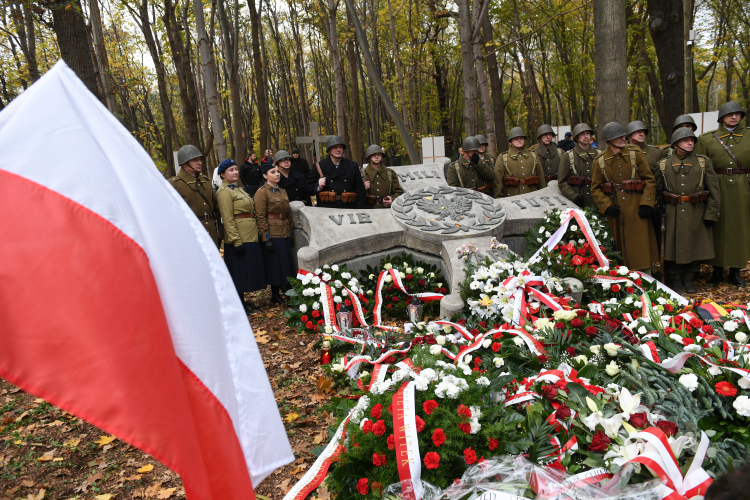 Uroczystości pogrzebowe obrońców Westerplatte na Cmentarzu Żołnierzy Wojska Polskiego na Westerplatte, 4 listopada 2022 r. Fot. PAP/A. Warżawa