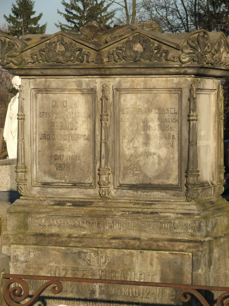 Grobowiec Brandtów na cmentarzu w Radomiu. Fot. Wikipedia.