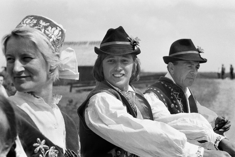 Impreza folklorystyczna na terenie Kaszubskiego Parku Etnograficznego, Wdzydze 1971 r. PAP/Afa Pixx/T. Degórski