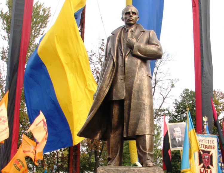 Pomnik Stepana Bandery we Lwowie. Źródło: Wikipedia. 