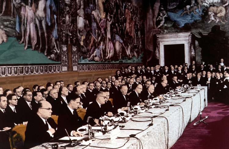 Podpisanie traktatów rzymskich w 1957 r. Fot. Wikipedia.
