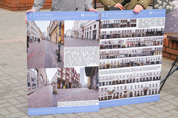 Plansza z historycznymi zdjęciami ulicy Chmielnej w Warszawie. Fot. PAP/M. Marek