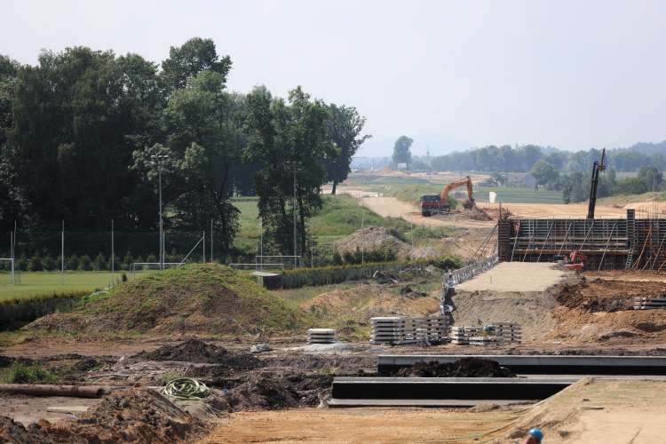 Budowa drogi ekspresowej S1 na odcinku Kosztowy-Bielsko-Biała w czerwcu 2023 r. Fot. PAP/Z. Meissner