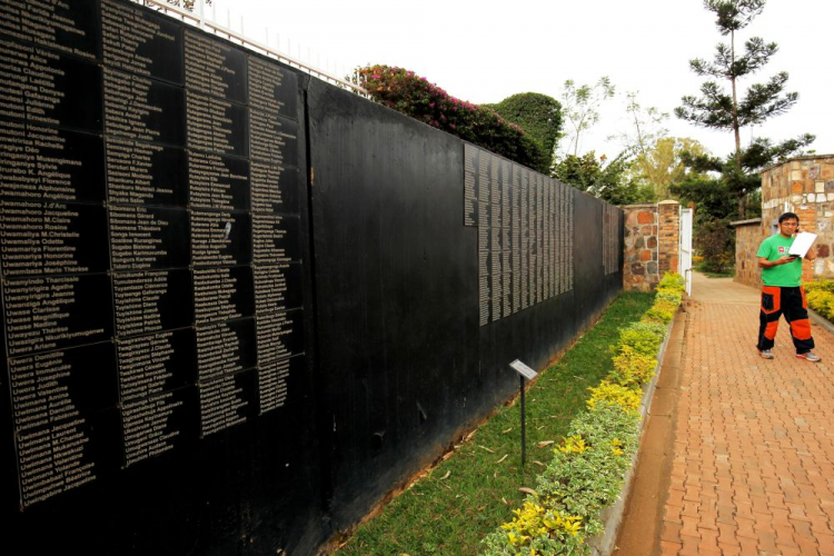 Pomnik w Kigali upamiętniający ofiary ludobójstwa w Rwandzie. Fot. PAP/EPA