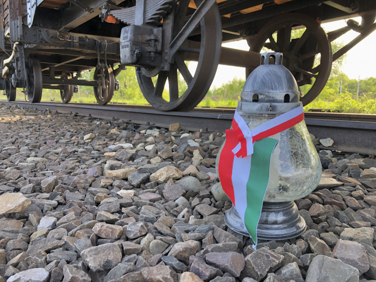 Fundacja Pobliskie Miejsca Pamięci Auschwitz-Birkenau uczciła pamięć zamordowanych w 1944 roku węgierskich Żydów, fot. PAP/M. Szafrański