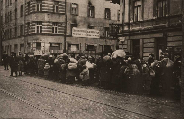 Brama getta warszawskiego, fot. Żydowski Instytut Historyczny