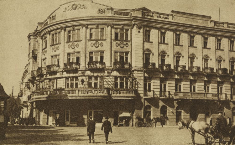 Hotel Ritz w Białymstoku na pocztówce z lat międzywojennych. Źródło: CBN Polona