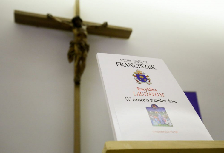 Encyklika papieża Franciszka "Laudato si". Fot. PAP/P. Supernak