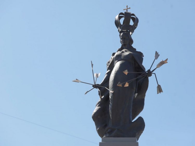 Figura Matki Bożej Łaskawej w Sanktuarium Jana Pawła II w Radzyminie. Fot. PAP/T. Gzell