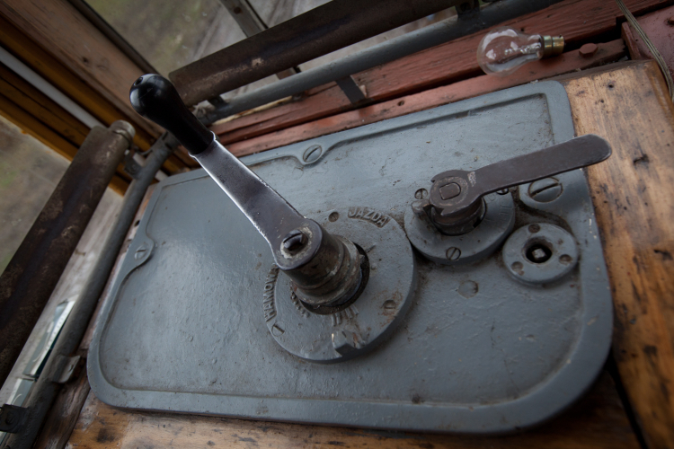 Wnętrze tramwaju typu Sanok z 1928 roku i 5N z 1957 Fot. PAP/G. Michałowski