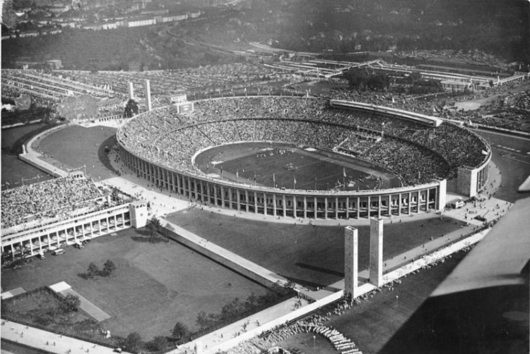 Olympiastadion w 1936 r. en.wikipedia.org