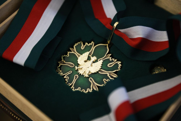 Złoty Medal "Zasłużony Kulturze Gloria Artis". Fot. PAP/L. Szymański