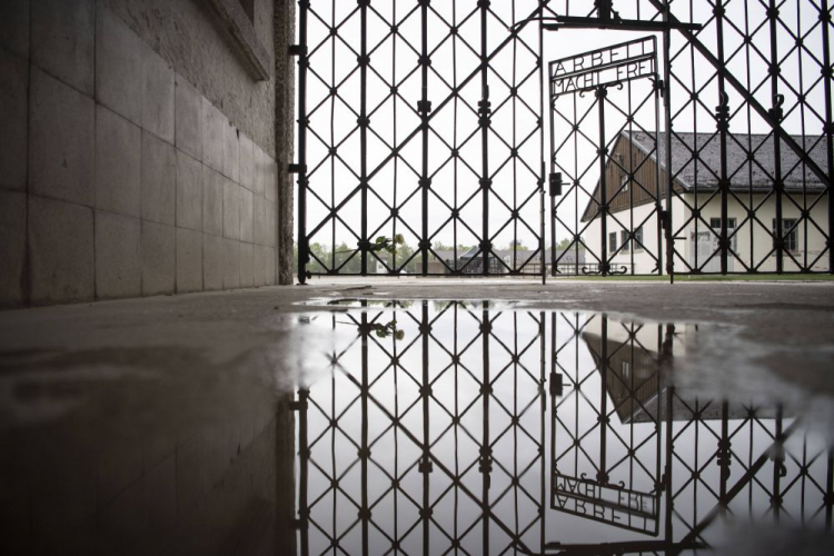 Teren b. niemieckiego nazistowskiego obozu koncentracyjnego Dachau. Fot. PAP/EPA