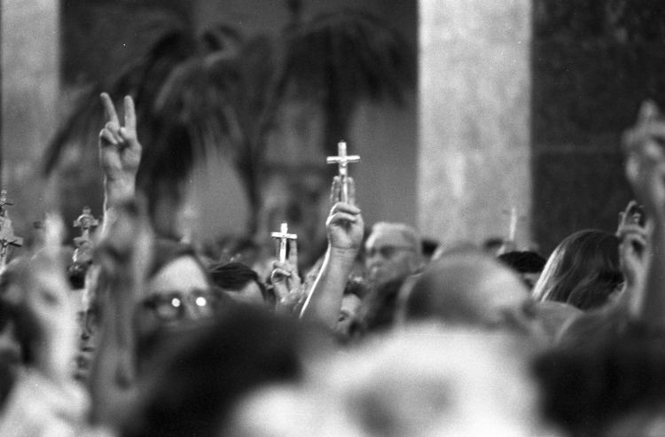 Msza święta za Ojczyznę w kościele pw. św. Stanisława Kostki na warszawskim Żoliborzu 29 maja 1983 r. Fot. PAP/G. Rogiński