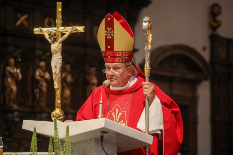 Msza święta pod przewodnictwem bp. Michała Janochy w Archikatedrze Warszawskiej w intencji kanonizacji bł. księdza Jerzego Popiełuszki. Warszawa, 06.06.2024. Fot. PAP/A. Zawada