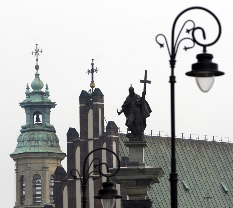 Warszawa, katedra (C) i kościół jezuitów (L) PAP/Andrzej Rybczyński