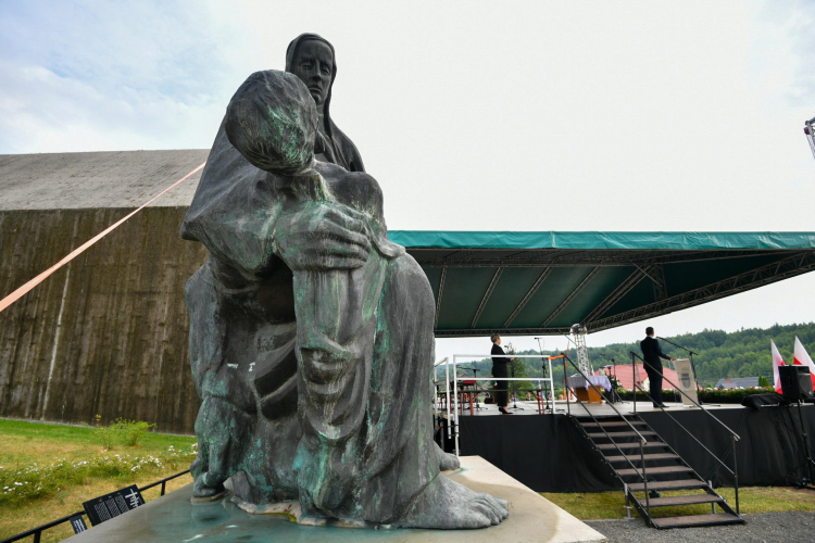 Pieta Michniowska na terenie Muzeum Martyrologii Wsi Polskich w Michniowie. Fot. PAP/Piotr Polak 