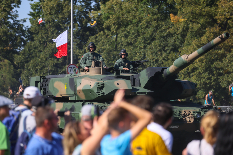 Defilada z okazji Święta Wojska Polskiego 2023 r. w Warszawie. PAP/Leszek Szymański