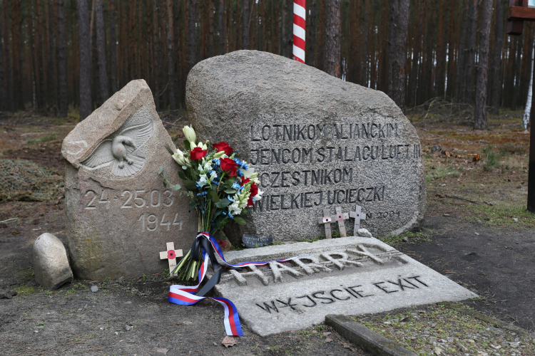 Pomnik lotników z Żagania. Fot. PAP/L. Muszyński 