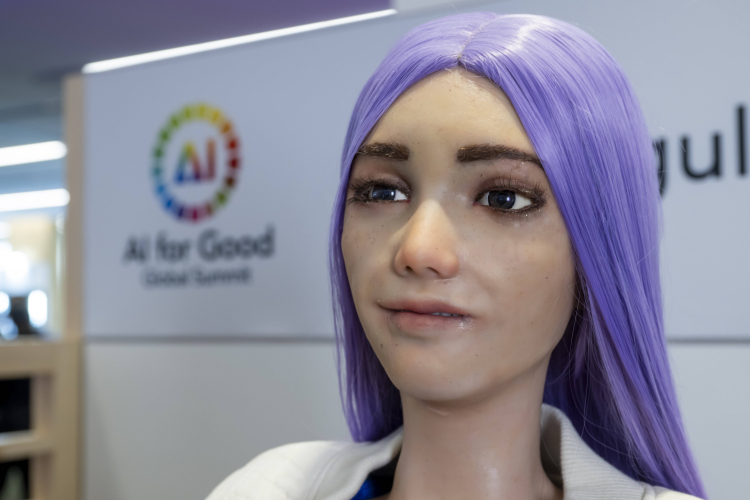 Humanoidalny robot Desdemona podczas światowego szczytu ITU AI for Good w Genewie, Szwajcaria. PAP/EPA/Martial Trezzini