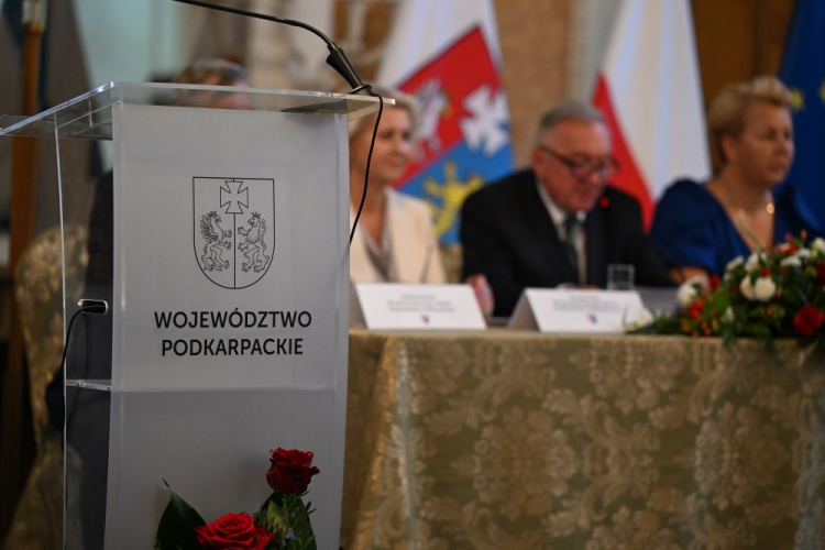 Uroczysta sesja sejmiku województwa podkarpackiego. Łańcut, 07.07.2024. Fot. PAP/D. Delmanowicz
