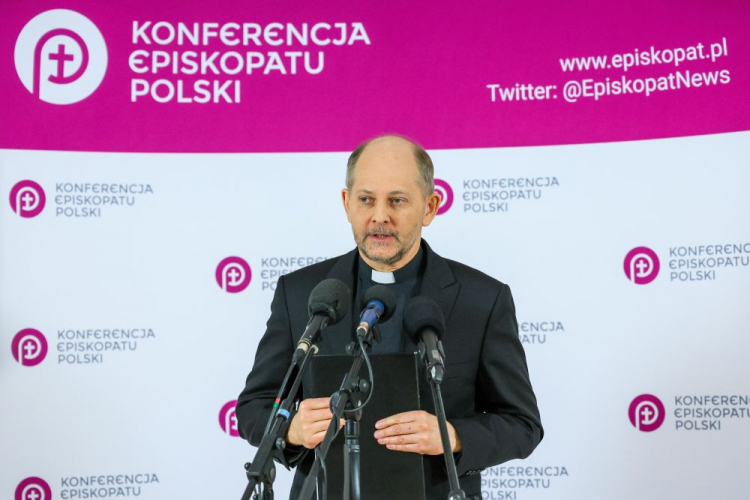 Rzecznik Konferencji Episkopatu Polski ks. Leszek Gęsiak. Fot. PAP/P. Supernak