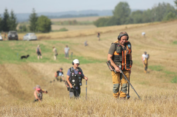 10. edycja międzynarodowych badań archeologicznych na polach bitwy pod Grunwaldem w Stębarku. Fot. PAP/T. Waszczuk