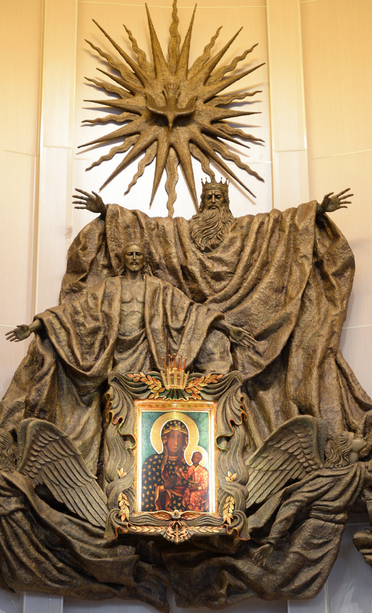 Ołtarz w Narodowym Sanktuarium Matki Bożej Częstochowskiej, nazywanym Amerykańską Częstochową. PAP/Jacek Turczyk