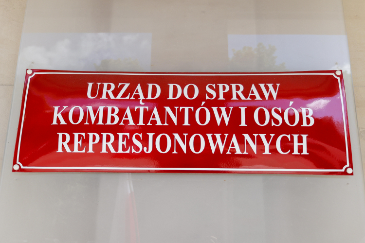Urząd do Spraw Kombatantów, fot. PAP/A. Zawada