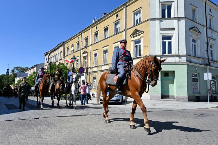 Uroczystość zakończenia LIX Marszu Szlakiem Pierwszej Kompanii Kadrowej na pl. Wolności w Kielcach. PAP/Piotr Polak