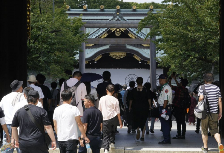 Świątynia Yasukuni. 15.08.2024. Fot. PAP/EPA