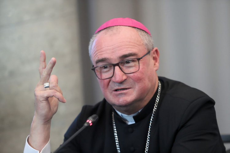 Bp Szymon Stułkowski. Fot. PAP/R. Zawistowski
