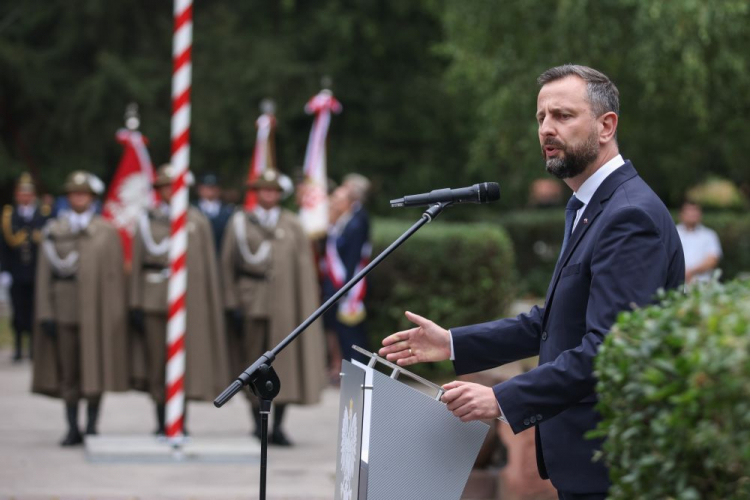 Wicepremier, minister obrony narodowej Władysław Kosiniak-Kamysz podczas obchodów 85. rocznicy wybuchu II wojny światowej przed pomnikiem Armii Kraków na Cmentarzu Rakowickim w Krakowie. Fot. PAP/Ł.Gągulski