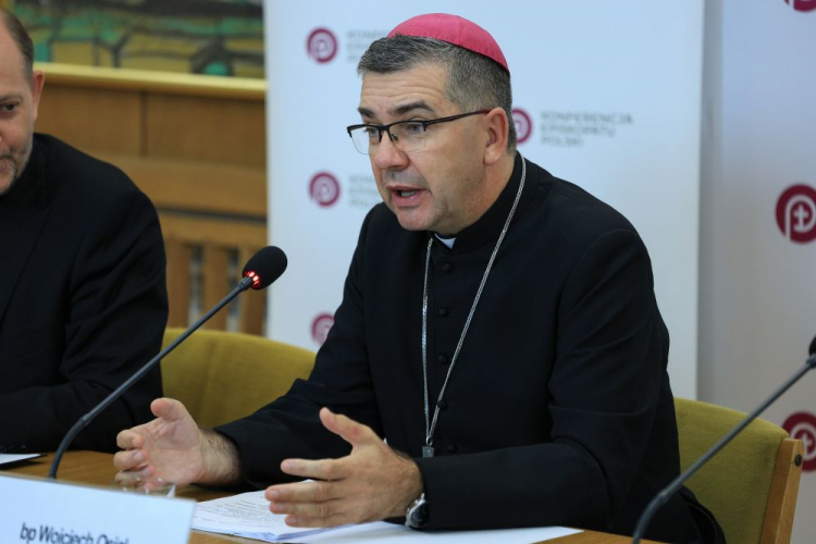 Przewodniczący Komisji Wychowania Katolickiego Konferencji Episkopatu Polski bp Wojciech Osial. Fot. PAP/S. Pulcyn