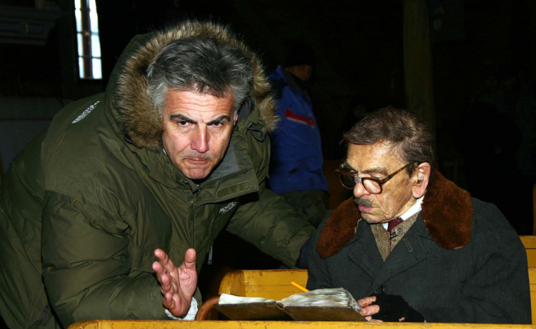 Krystyna Feldman i reżyser Krzysztof Krauze na planie filmu Mój Nikifor, fot. PAP/G. Momot