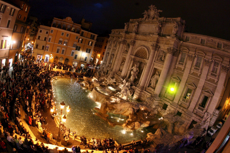 Fontanna di Trevi w Rzymie. PAP/EPA/Claudio Peri