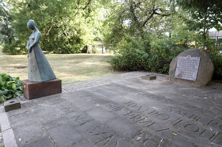 Obelisk upamiętniający walki na Żoliborzu w trakcie Powstania Warszawskiego, fot. PAP/T. Gzell